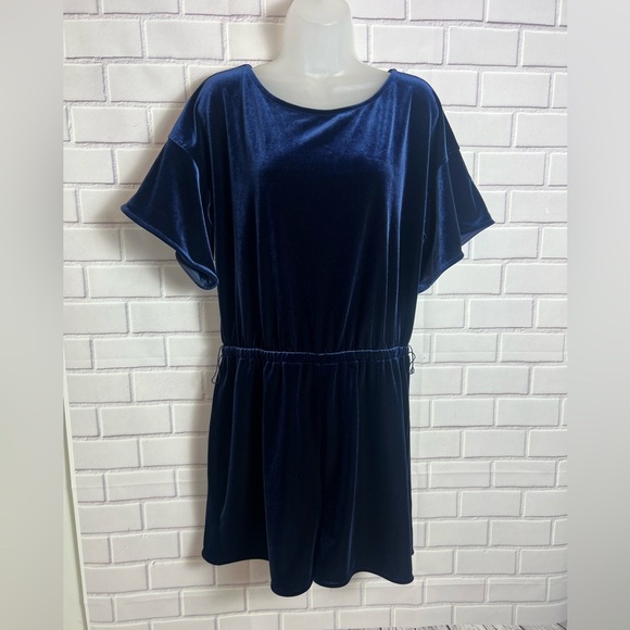 VINEYARD VINES Navy blue Velvet belted Romper/size XL - Picture 2 of 14